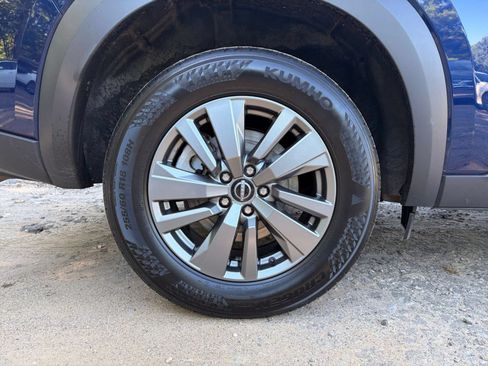 Used 2025 Nissan Pathfinder SV AWD/4WD image 32
