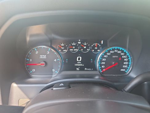 Used 2018 GMC Sierra 2500 Denali w/ Duramax Plus Package AWD/4WD image 18