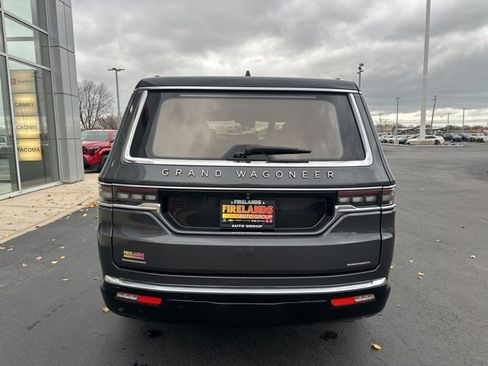 Used 2022 Jeep Grand Wagoneer Series III w/ Flexible Seating Group image 12