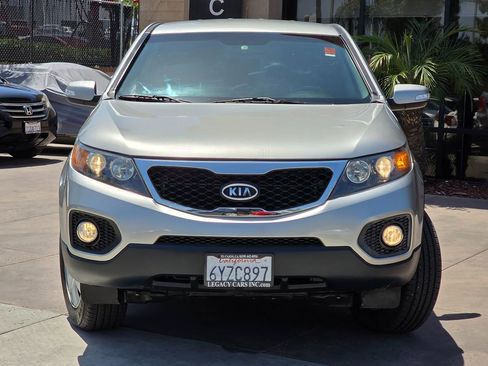 Used 2013 Kia Sorento LX w/ Third Row Pkg image 6