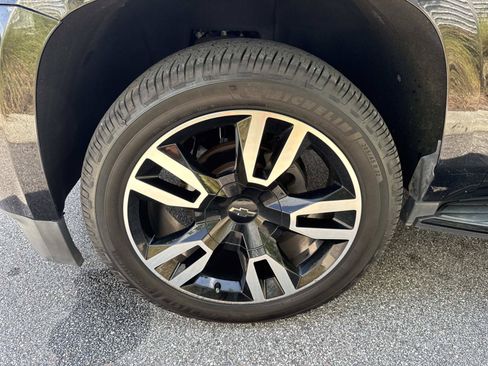 Used 2019 Chevrolet Tahoe Premier w/ RST Edition RWD image 10