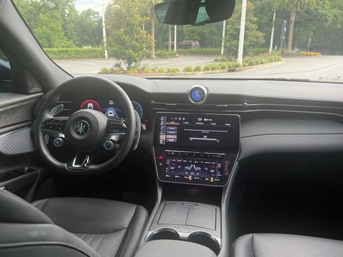 Certified 2023 Maserati Grecale Modena AWD/4WD image 4
