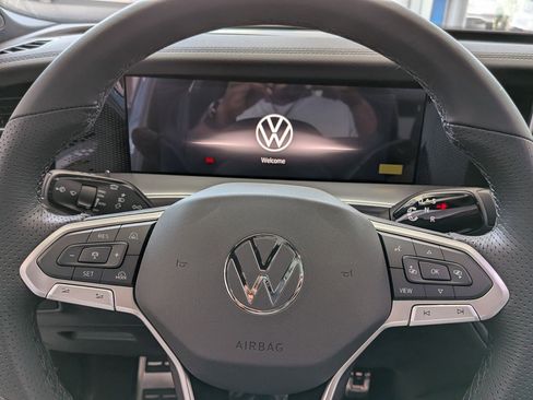 New 2026 Volkswagen Tiguan SE R-Line FWD image 19