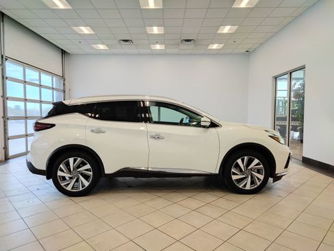 Used 2020 Nissan Murano SL w/ Moonroof Package AWD/4WD image 2