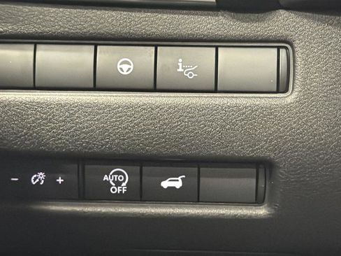 Certified 2025 Nissan Rogue SL w/ SL Premium Package image 18