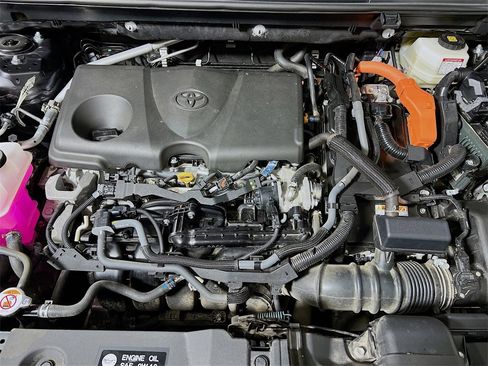 Certified 2025 Toyota RAV4 XLE image 27