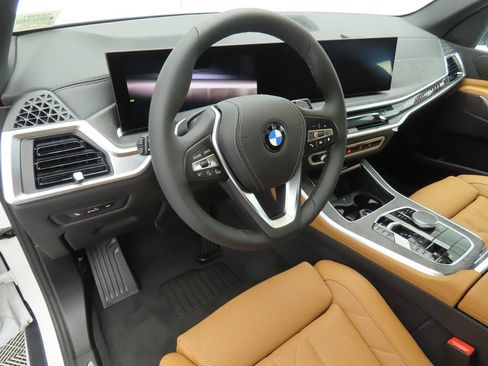 Certified 2025 BMW X5 sDrive40i w/ Parking Assistance Package image 10
