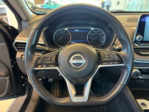 Used 2024 Nissan Altima 2.5 SR FWD image 17