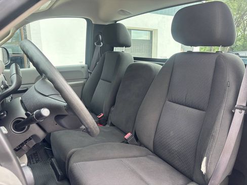 Used 2011 Chevrolet Silverado 1500 W/T RWD image 16