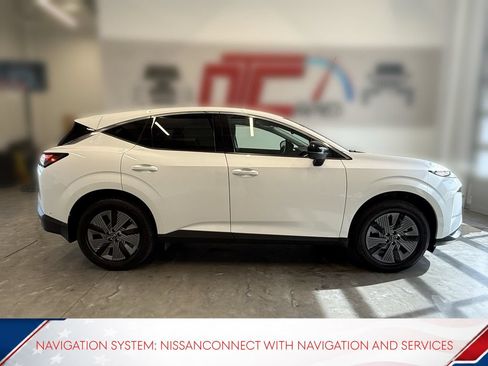 Used 2025 Nissan Murano SL AWD/4WD image 2
