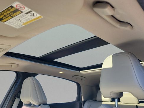 Used 2023 Nissan Ariya FWD image 29