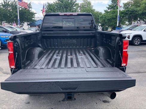 Used 2024 Chevrolet Silverado 2500 High Country w/ Midnight Edition AWD/4WD image 4