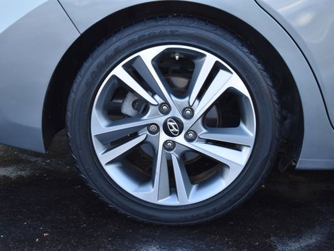 Used 2017 Hyundai Elantra Limited w/ Limited Tech Package 04 image 41