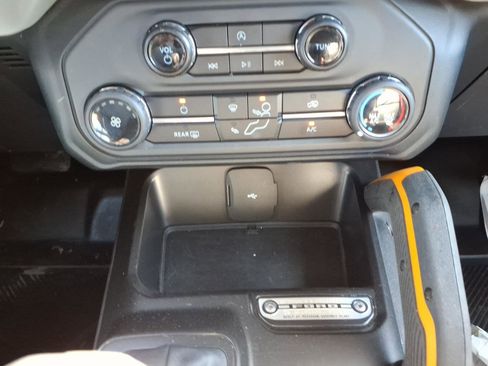 Used 2021 Ford Bronco Badlands image 44