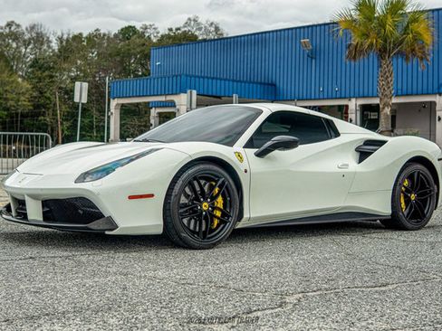 Used 2017 Ferrari 488 Spider image 15