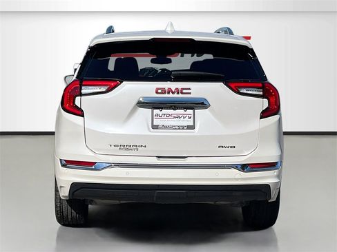 Used 2024 GMC Terrain Denali w/ Denali Premium Package image 6