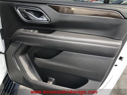 Used 2022 GMC Yukon XL SLE w/ Gmc Pro Safety Plus Package RWD image 21