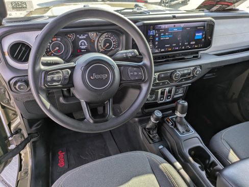 Used 2025 Jeep Wrangler Sport image 14
