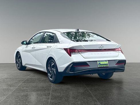 Used 2025 Hyundai Elantra SEL FWD image 7