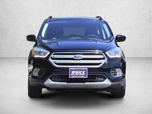 Used 2017 Ford Escape SE w/ Equipment Group 201A AWD/4WD image 2