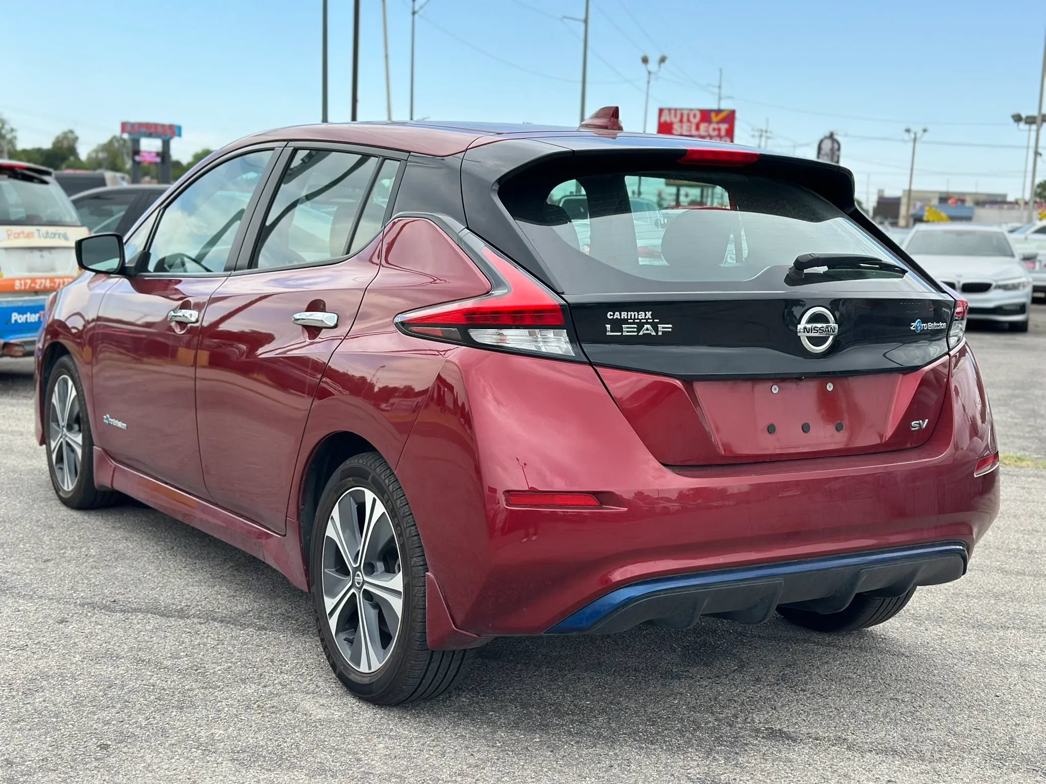 Used 2018 Nissan Leaf SV w/ SV Technology Package FWD image 8