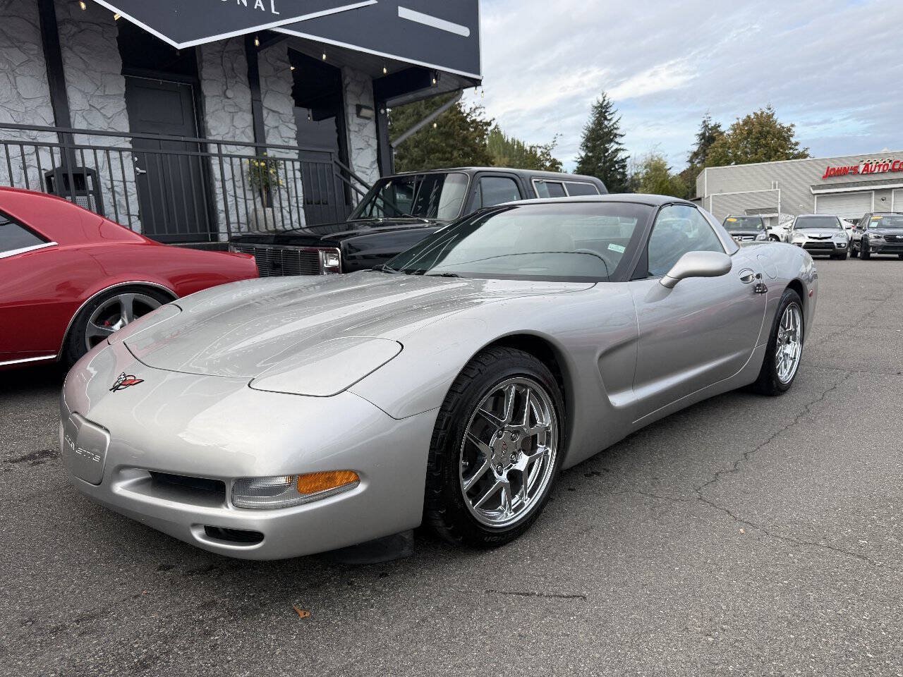 Used 2004 Chevrolet Corvette Coupe w/ Roof Package RWD image 1