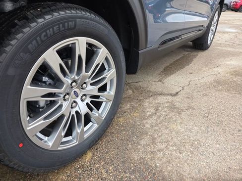 New 2026 Ford Explorer Active w/ Active Comfort Package image 41