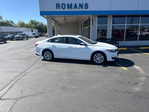 Used 2023 Chevrolet Malibu LT FWD image 2