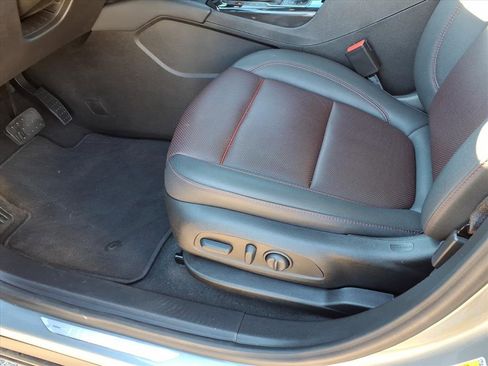 Used 2025 Chevrolet Blazer RS image 16