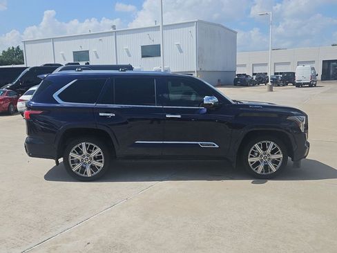 Used 2024 Toyota Sequoia Capstone AWD/4WD image 4
