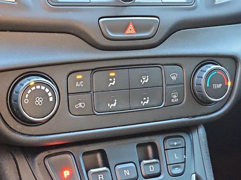 Used 2019 GMC Terrain SLE image 15