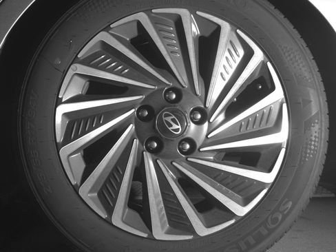 Used 2025 Hyundai Sonata SEL image 11