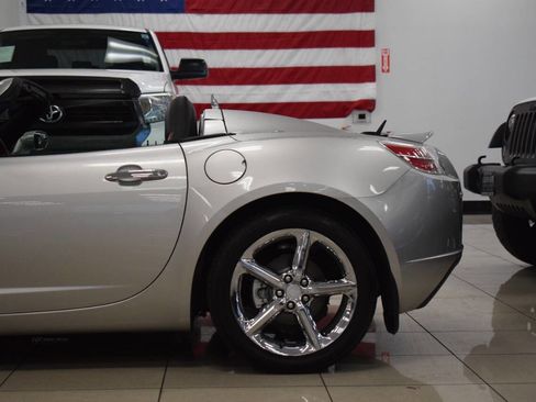 Used 2007 Saturn Sky Base 2dr Convertible w/ Premium Trim Pkg image 18