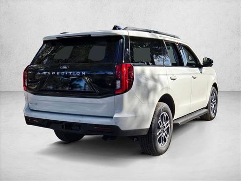 New 2025 Ford Expedition Active image 2