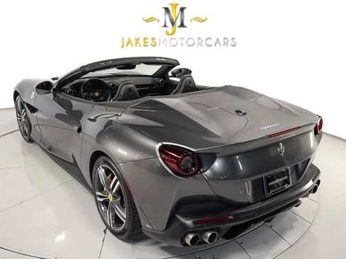 Used 2020 Ferrari Portofino RWD image 7