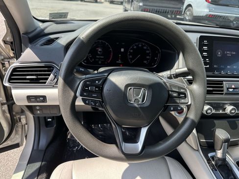 Used 2019 Honda Accord LX image 17