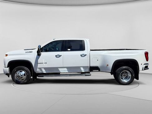 Used 2023 Chevrolet Silverado 3500 High Country w/ Safety Package II AWD/4WD image 2