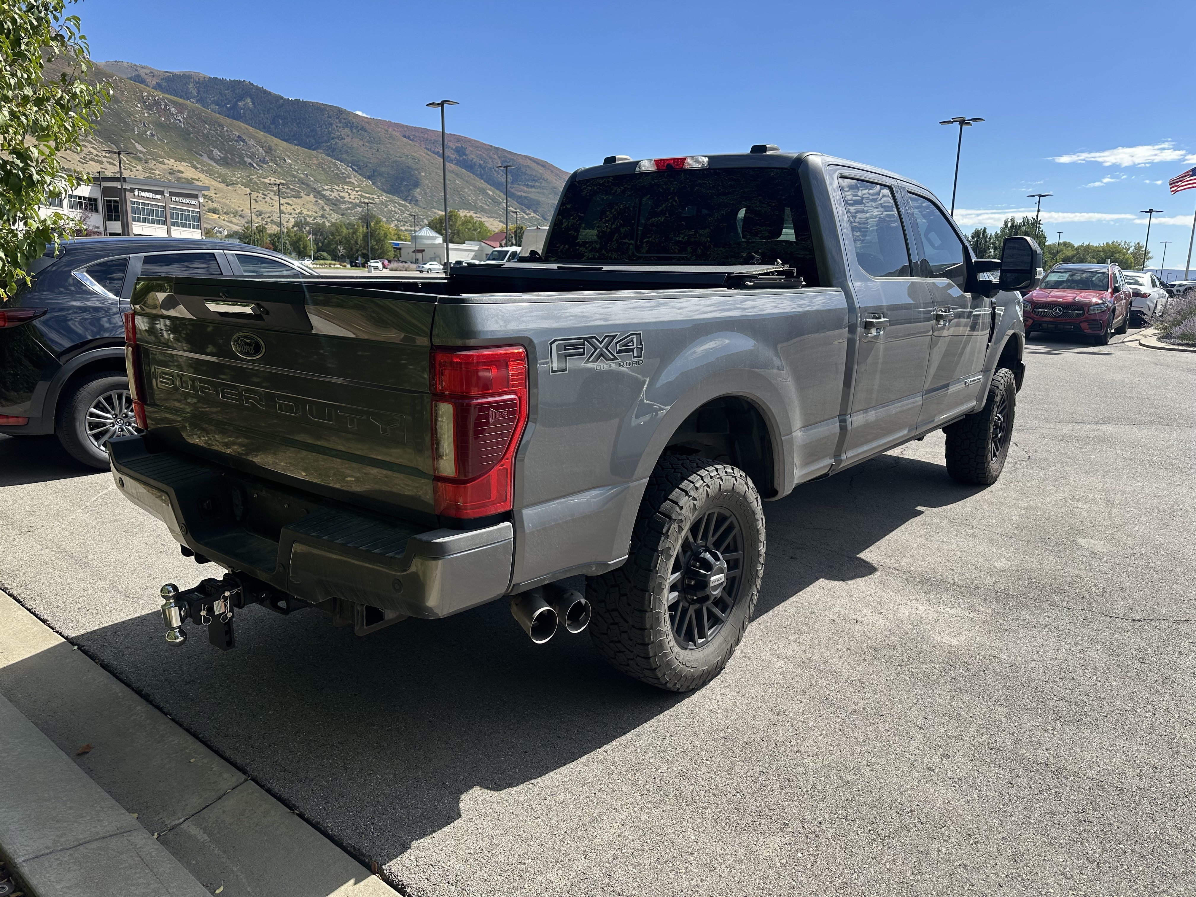Used 2022 Ford F350 Lariat w/ Black Appearance Package AWD/4WD image 4