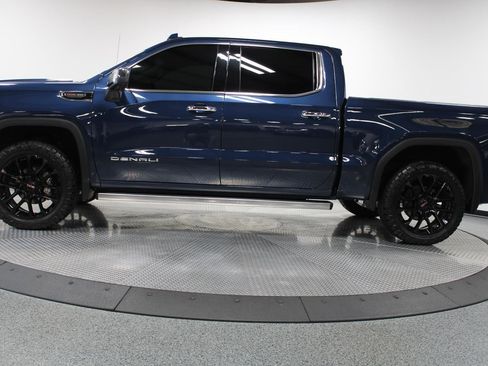 Used 2023 GMC Sierra 1500 Denali w/ Technology Package AWD/4WD image 7