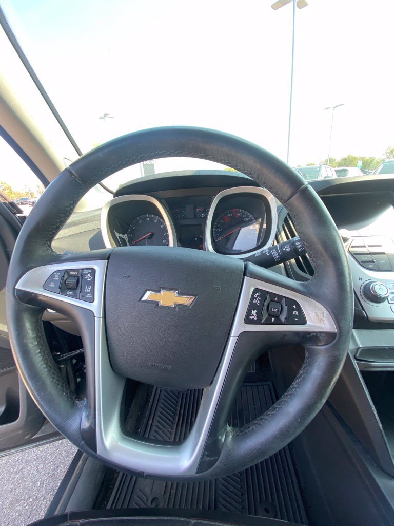 Used 2017 Chevrolet Equinox Premier w/ Enhanced Convenience Package AWD/4WD image 11