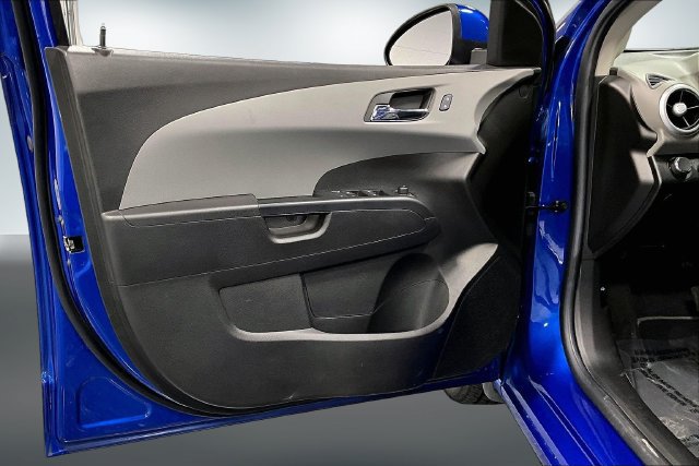 Used 2020 Chevrolet Sonic LT FWD image 18