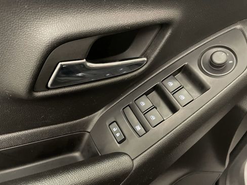 Used 2022 Chevrolet Trax LS w/ Tint and Cruise Package image 15