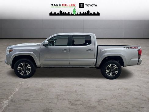 Certified 2018 Toyota Tacoma TRD Sport AWD/4WD image 2