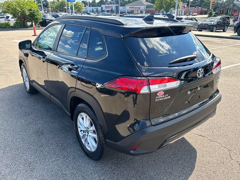 Used 2024 Toyota Corolla Cross LE w/ Moonroof Package AWD/4WD image 5