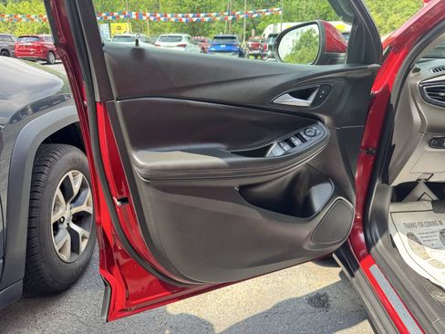 Used 2020 Buick Encore GX Select AWD/4WD image 11