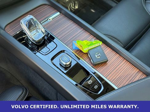 Certified 2024 Volvo XC60 B5 Ultimate image 22
