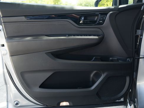 Used 2023 Honda Odyssey Touring image 37