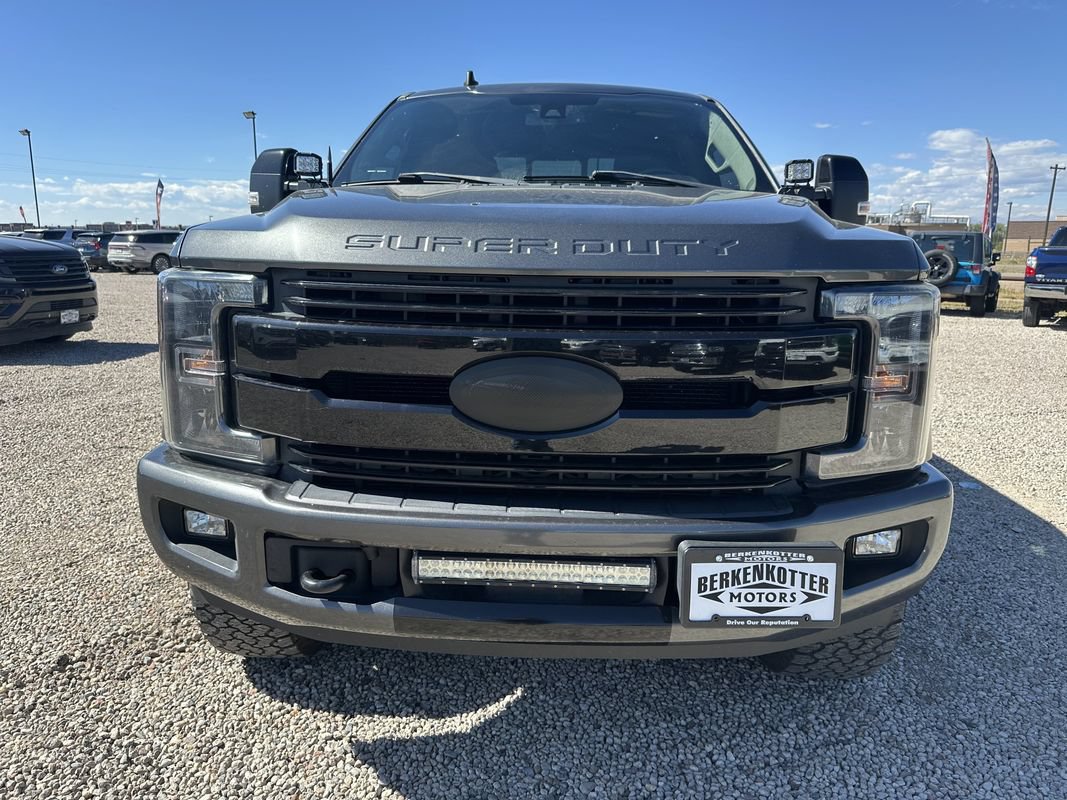 Used 2019 Ford F250 Lariat w/ Lariat Ultimate Package AWD/4WD image 3