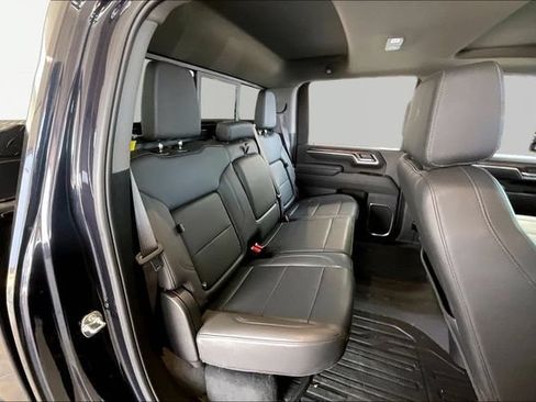 Used 2025 GMC Sierra 3500 SLT AWD/4WD image 17
