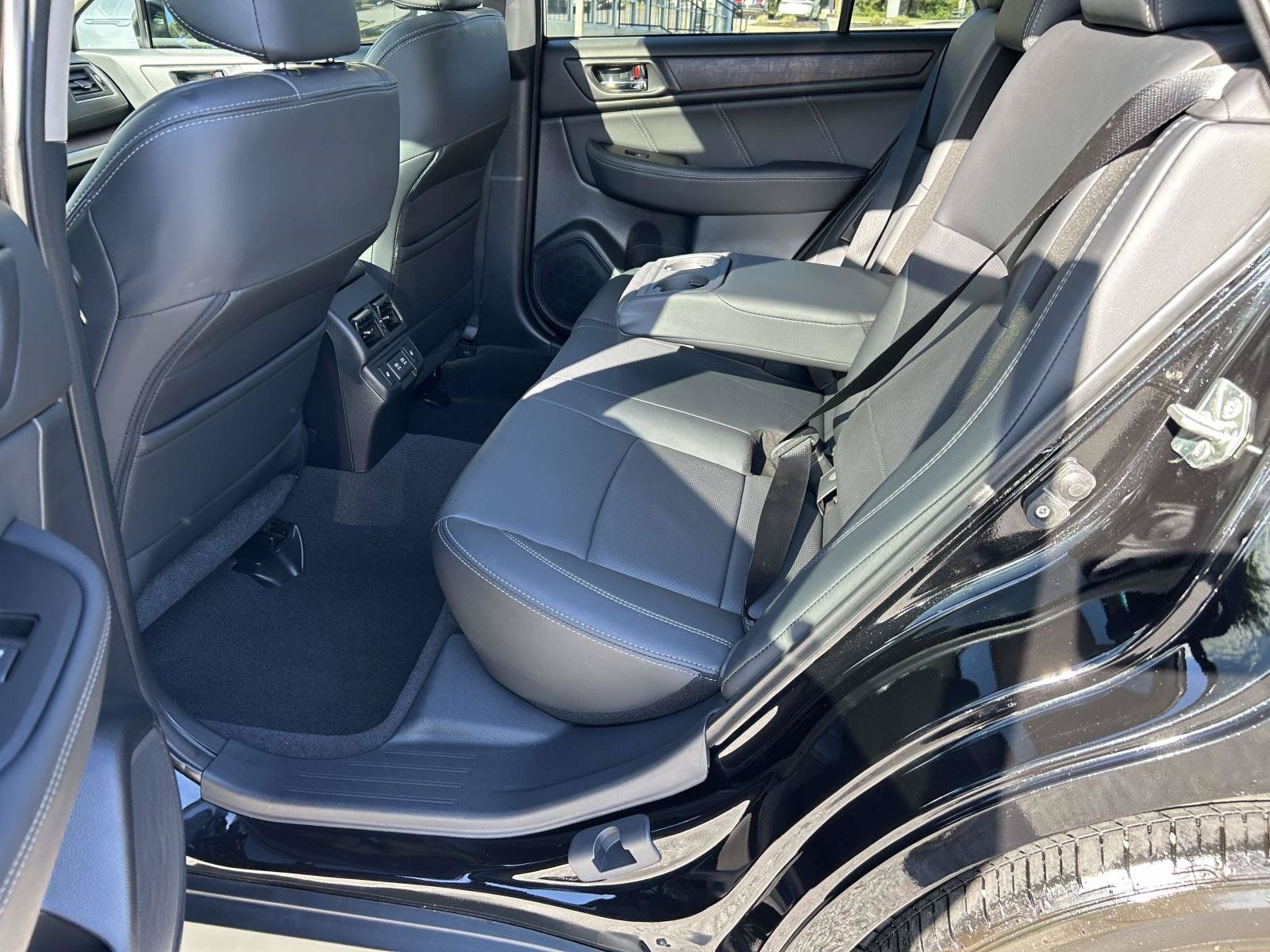 Used 2019 Subaru Outback 2.5i Limited AWD/4WD image 12